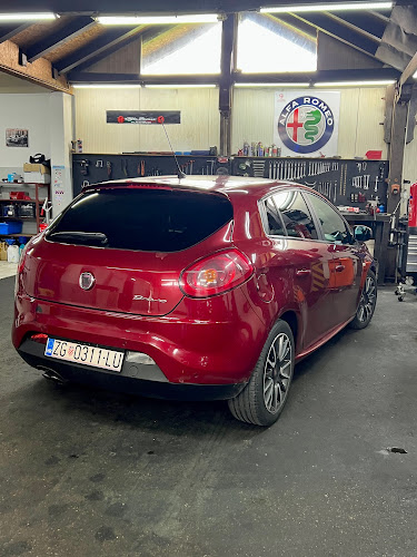 Unutrašnjost radionice Auto servis Jopi